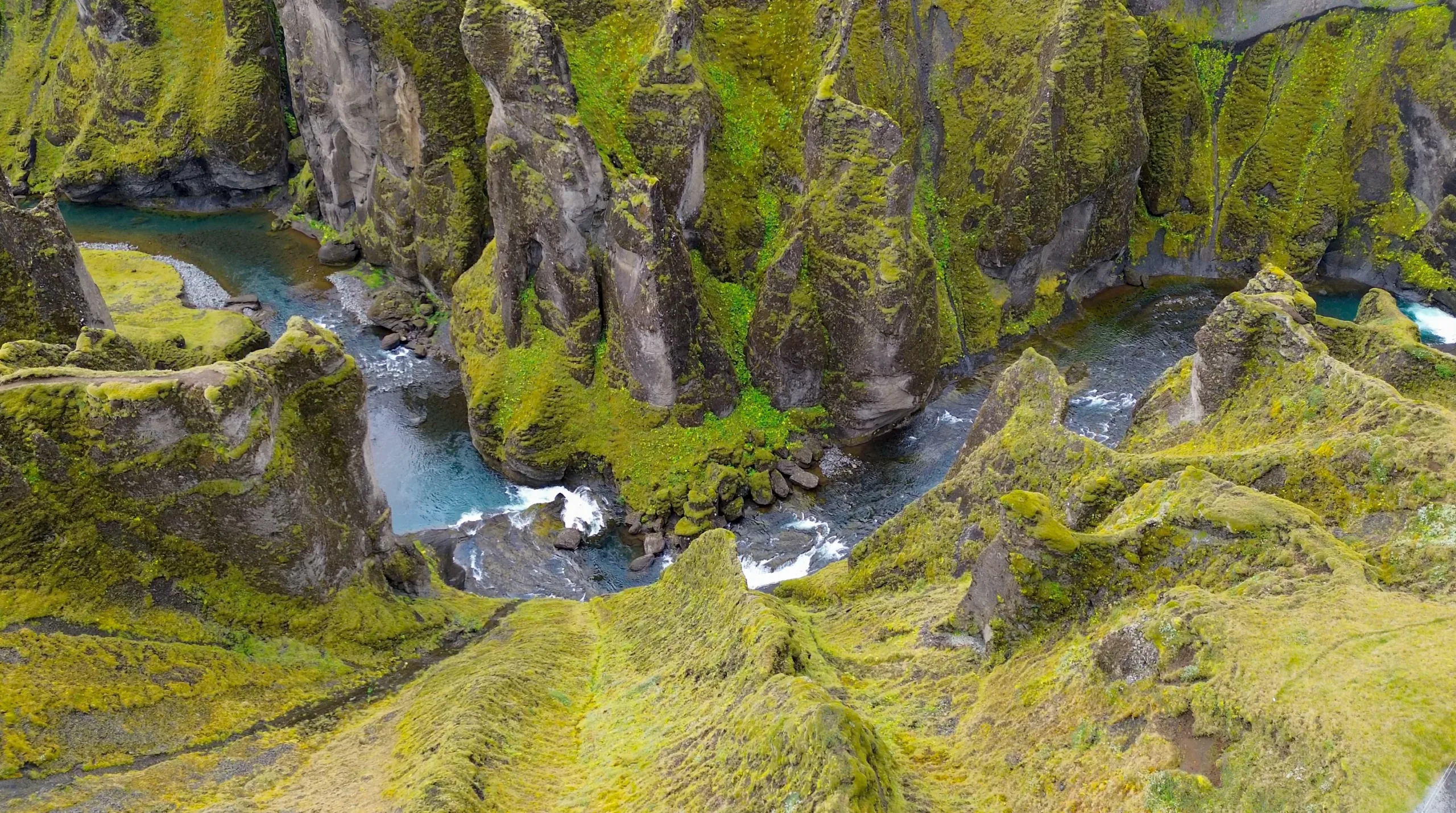 islande Fjaðrárgljúfur canyon drone islande Fjaðrárgljúfur canyon drone