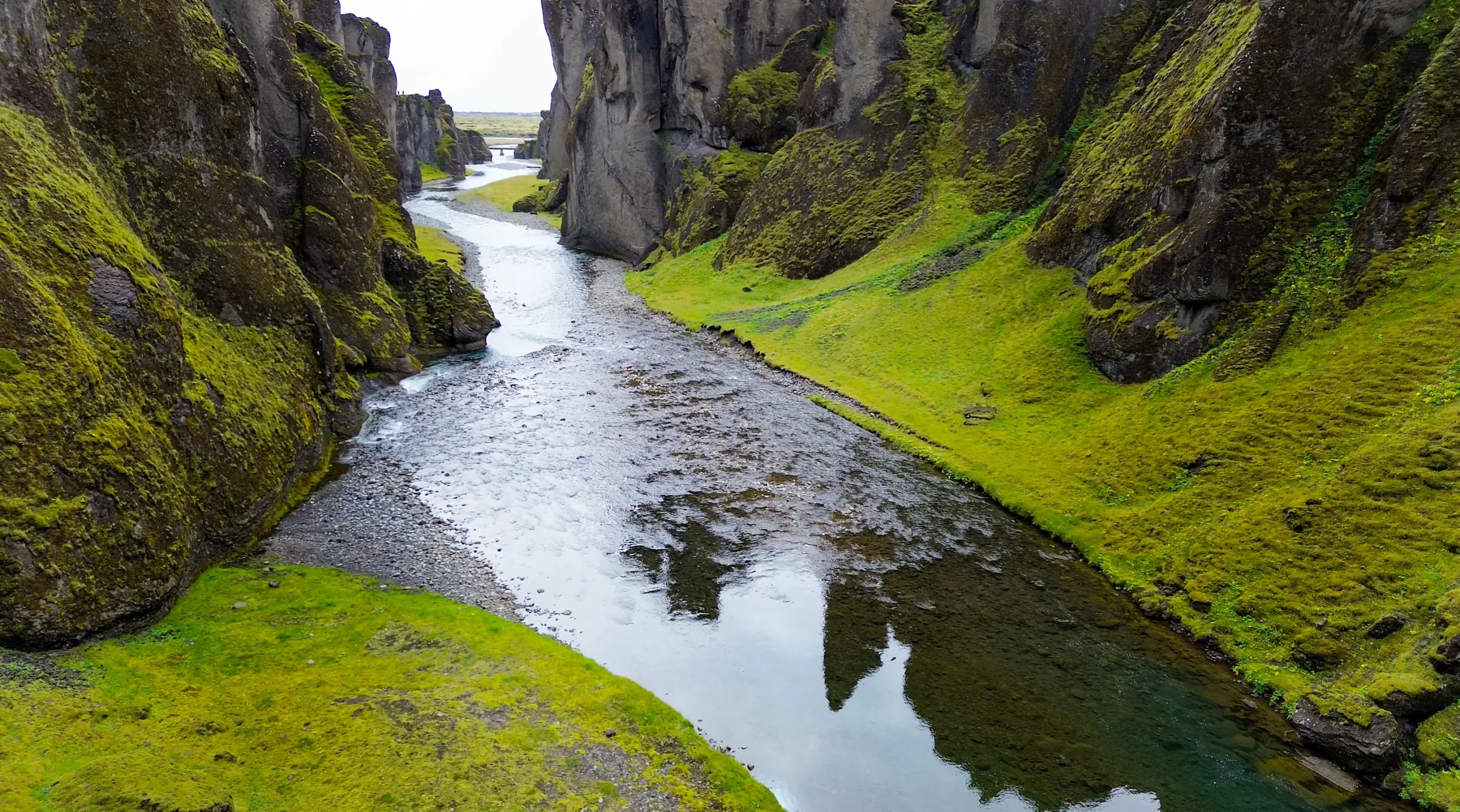 islande Fjaðrárgljúfur canyon vue drone islande Fjaðrárgljúfur canyon vue drone