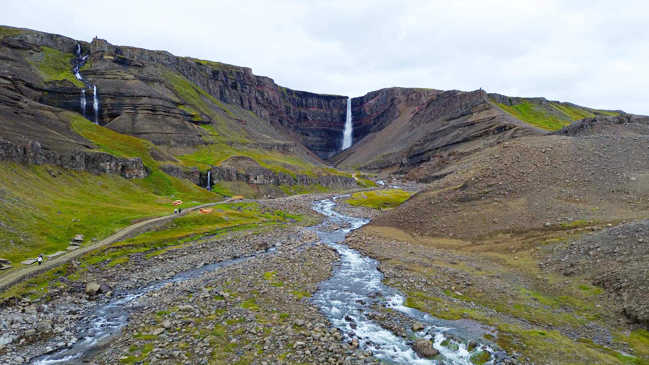 Hengifoss islande paysage Hengifoss islande paysage